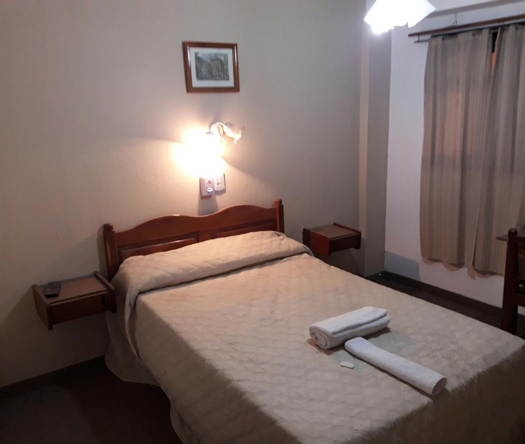 Hotel Daives Термас-де-Рио-Ондо Экстерьер фото