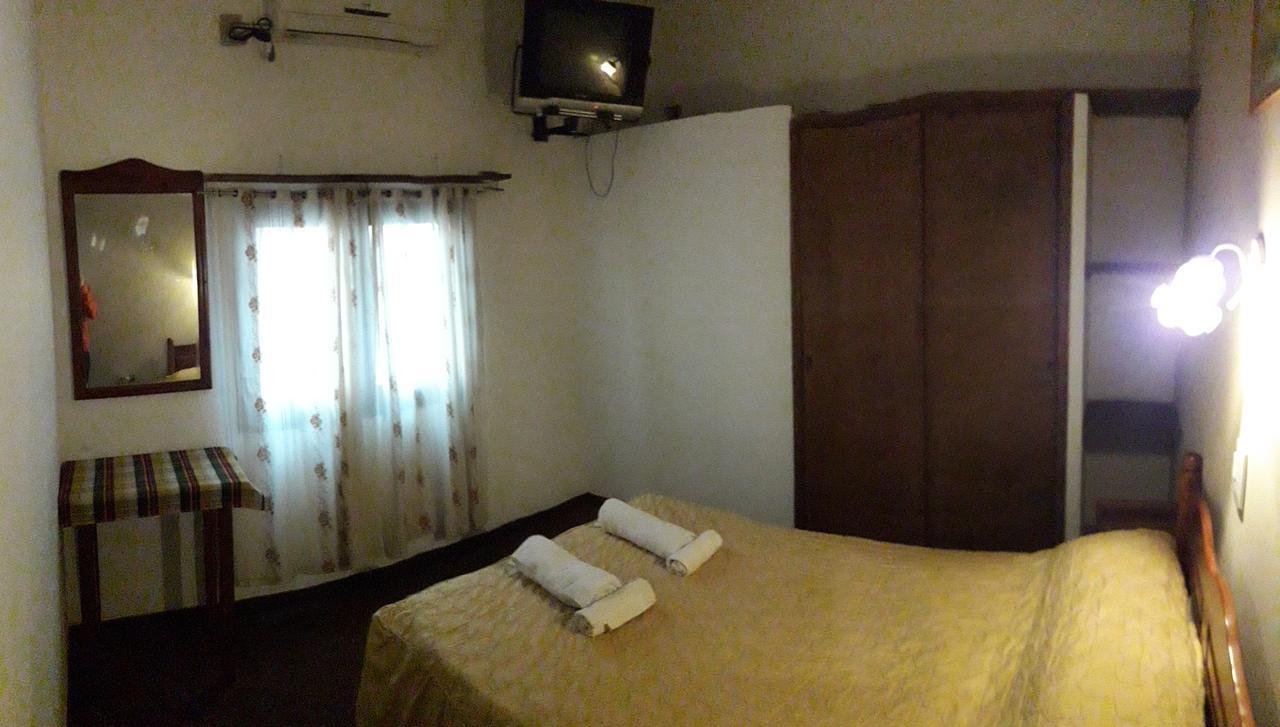 Hotel Daives Термас-де-Рио-Ондо Экстерьер фото